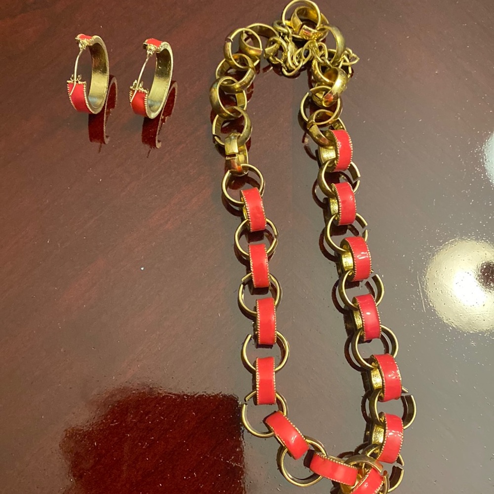 Hot pink necklace with matching earrings
